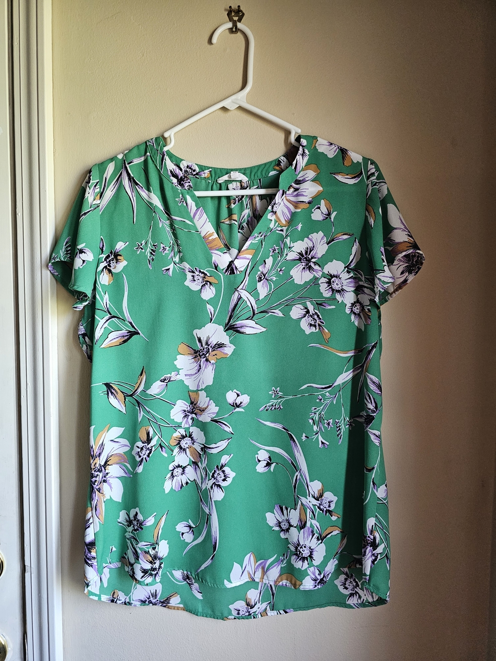 Maurices Emerald Green Floral V-Neck Blouse